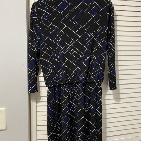 White House Black Market Dress - Picture 6 of 6